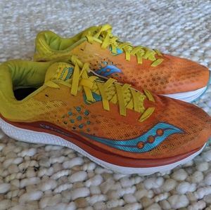 Women's 9 Saucony Kinvara 8 Running Shoes